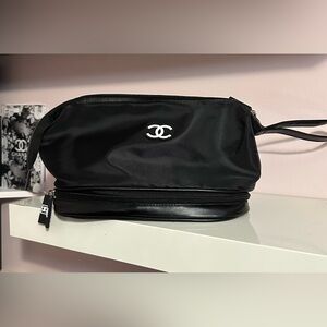 - NWT 🤩Chanel🤩 Nylon Large Makeup Clutch/Bag with Wrist Strap